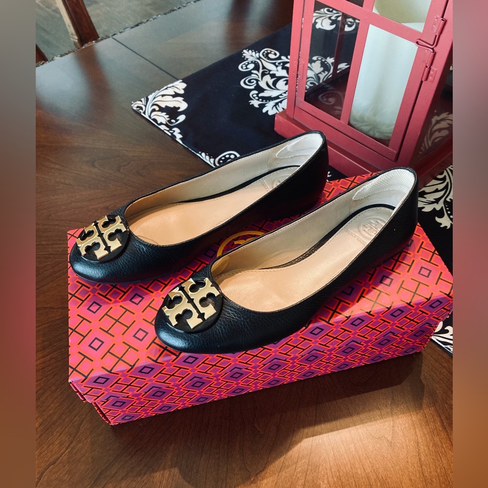 Tori Burch Claire Leather Black Ballet Flats NWOT - Picture 2 of 10
